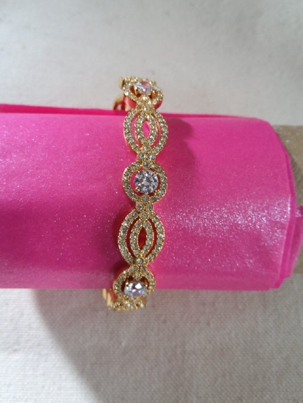 NADRI💥Nwot💥Gold Bracelet with Crystals